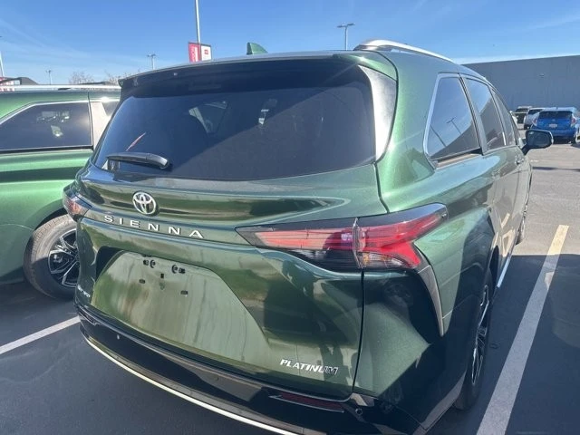 2026 Toyota Sienna 4th Gen - Image 4 of 15