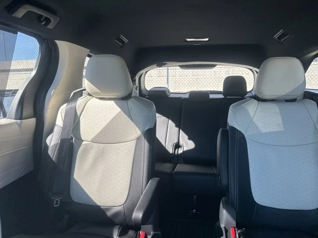 2026 Toyota Sienna 4th Gen - Image 14 of 15