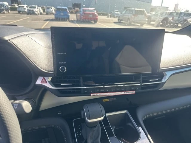 2026 Toyota Sienna 4th Gen - Image 11 of 15
