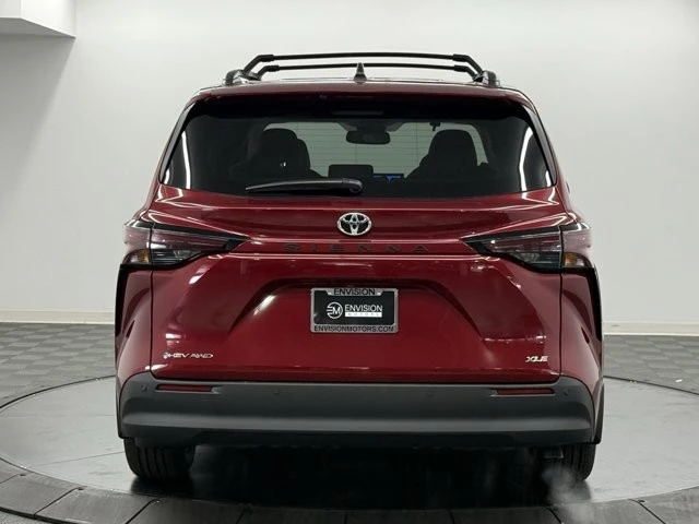 2026 Toyota Sienna 4th Gen - Image 8 of 12