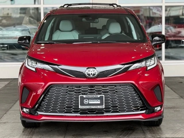 2026 Toyota Sienna 4th Gen - Image 4 of 12