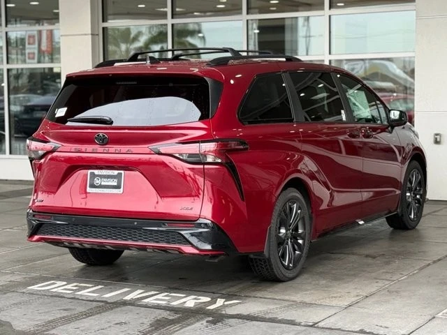 2026 Toyota Sienna 4th Gen - Image 11 of 12