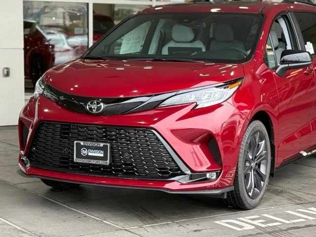 2026 Toyota Sienna 4th Gen - Image 3 of 12