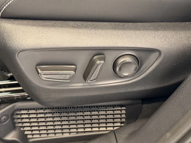 2026 Toyota Sienna 4th Gen - Image 10 of 12
