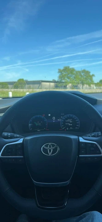 2026 Toyota Highlander - Image 11 of 15