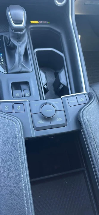 2026 Toyota Highlander - Image 13 of 15