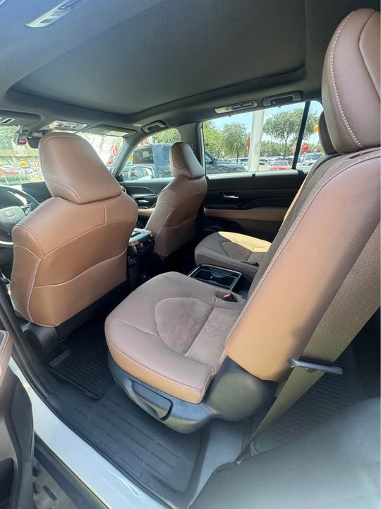 2026 Toyota Highlander - Image 4 of 4