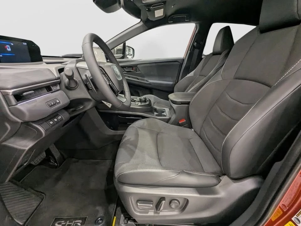 2026 Toyota C-HR - Image 15 of 19
