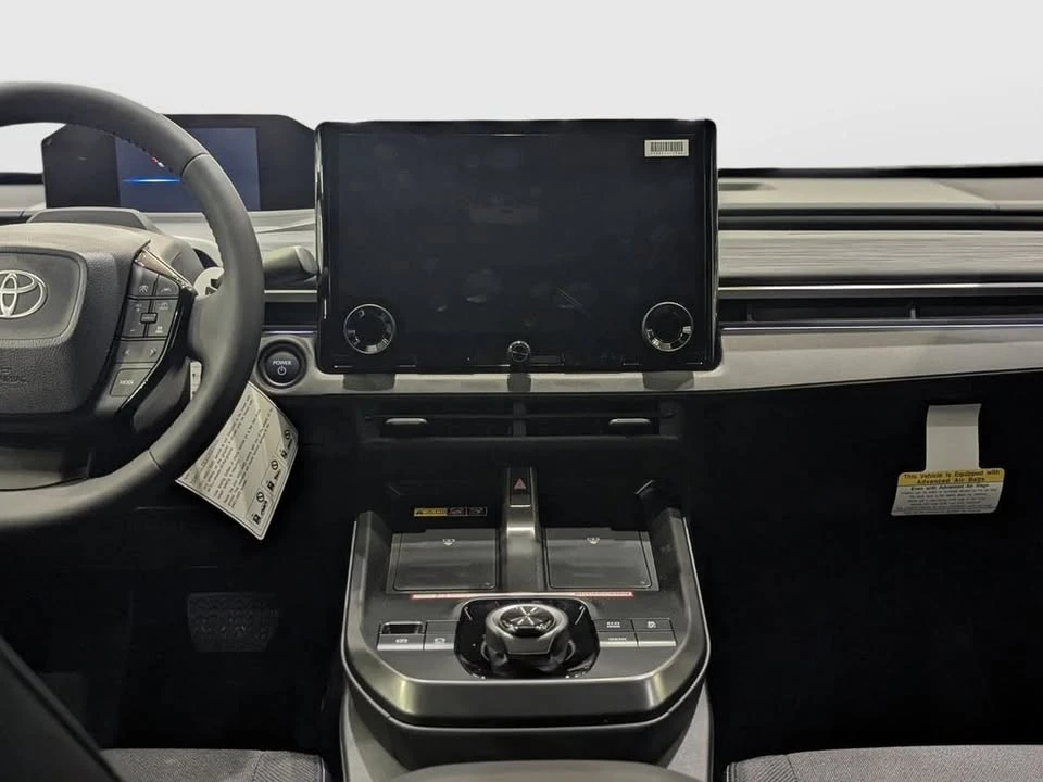 2026 Toyota C-HR - Image 13 of 19