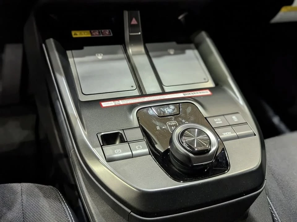 2026 Toyota C-HR - Image 14 of 19