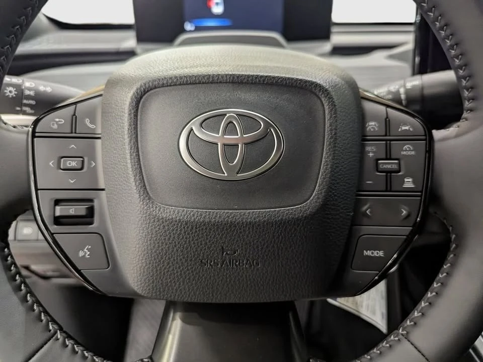 2026 Toyota C-HR - Image 10 of 19