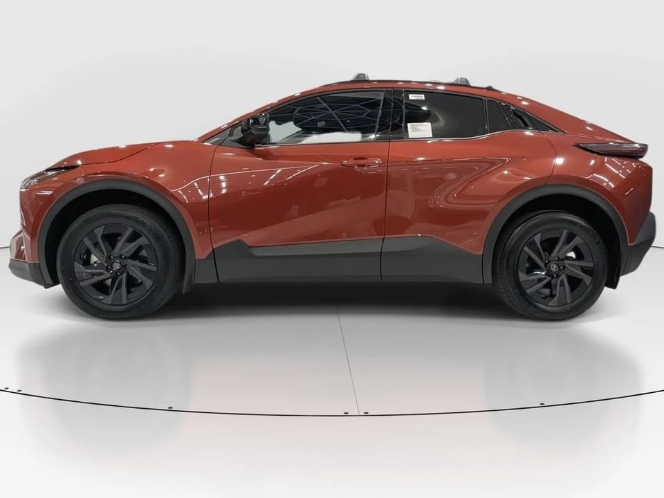 2026 Toyota C-HR - Image 6 of 19
