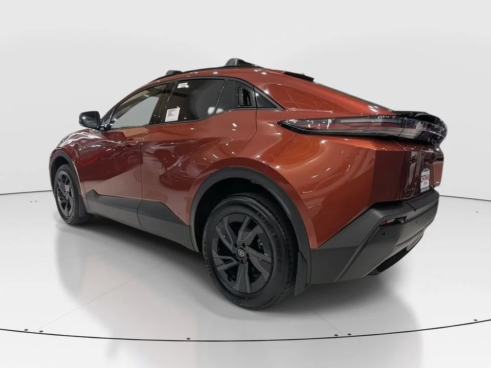 2026 Toyota C-HR - Image 5 of 19