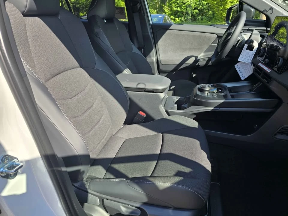 2026 Toyota C-HR - Image 6 of 14