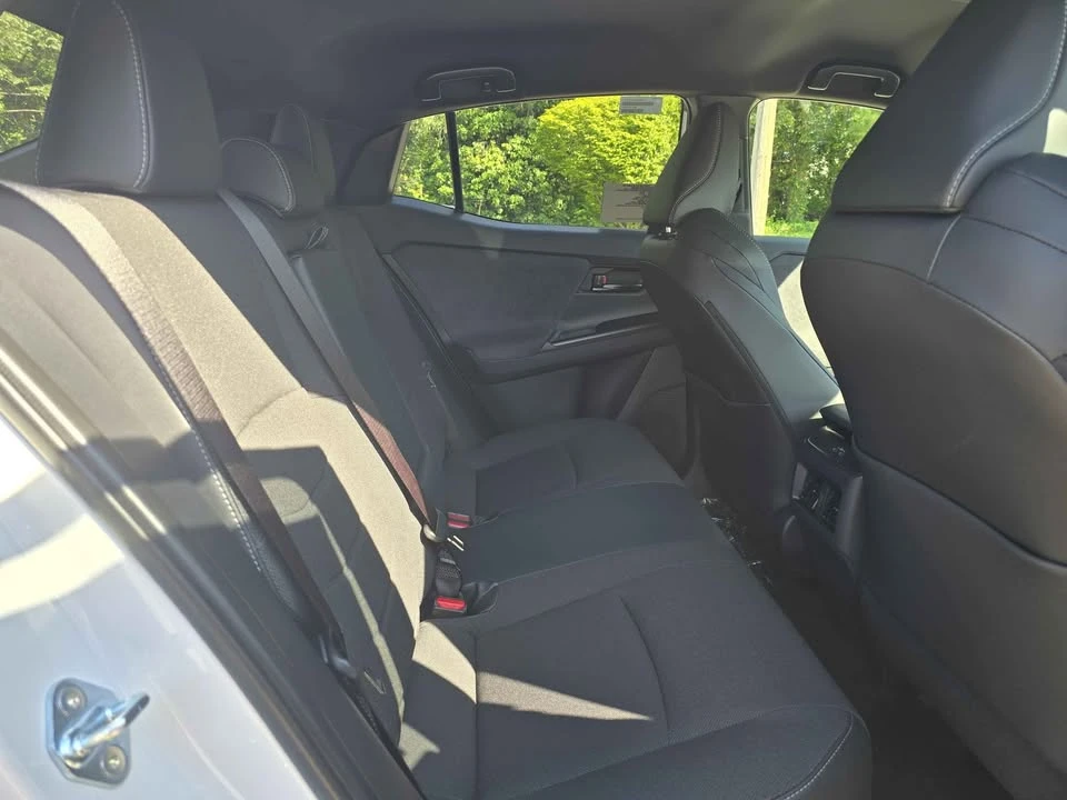 2026 Toyota C-HR - Image 8 of 14