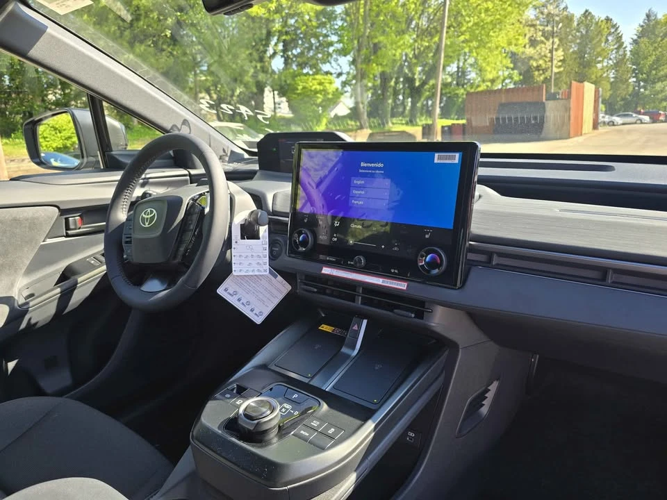 2026 Toyota C-HR - Image 7 of 14