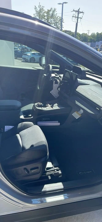 2026 Toyota C-HR - Image 13 of 15