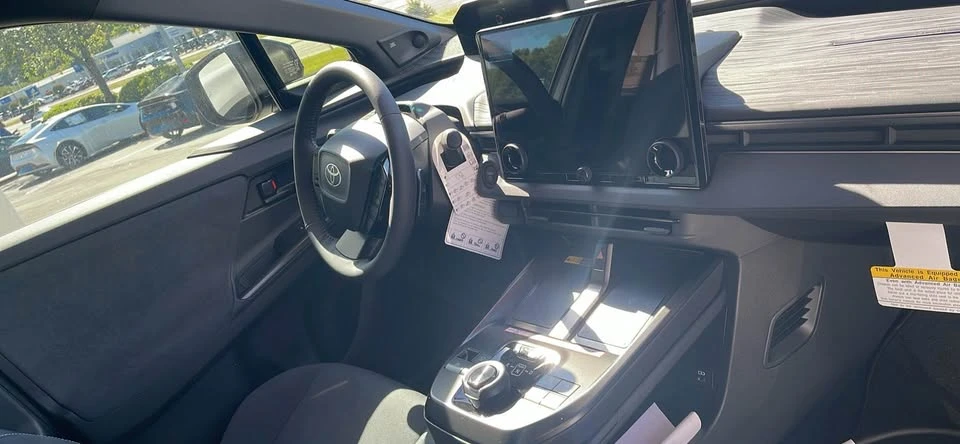 2026 Toyota C-HR - Image 7 of 15