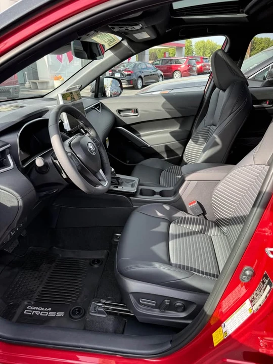 2026 Toyota Corolla Cross - Image 18 of 20