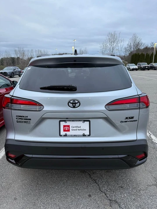 2026 Toyota Corolla Cross - Image 5 of 10