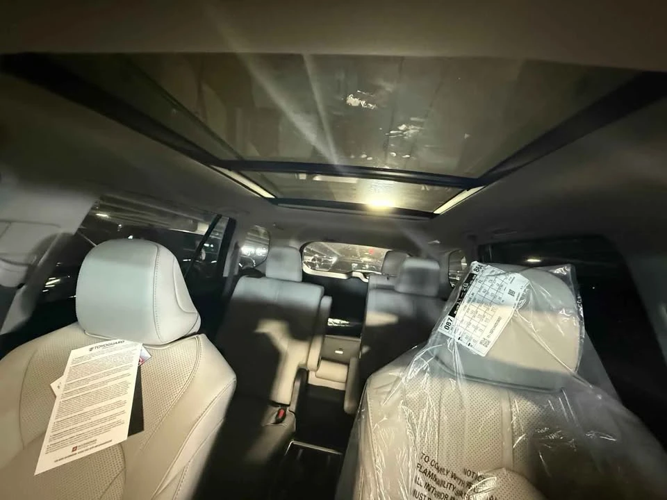 2026 Toyota Highlander - Image 4 of 4