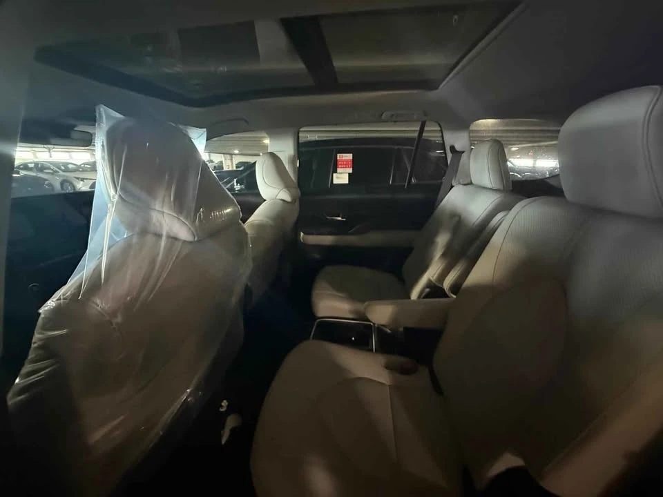 2026 Toyota Highlander - Image 3 of 4