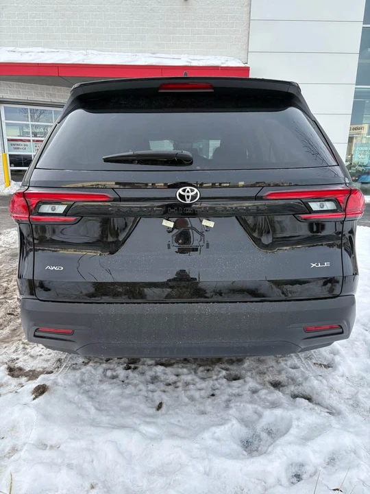 2026 Toyota Highlander - Image 3 of 4