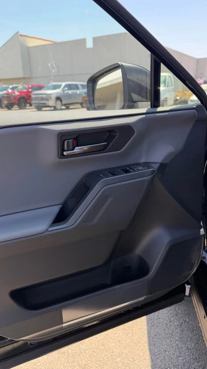 2026 Toyota RAV4 5th Gen - Image 11 of 19