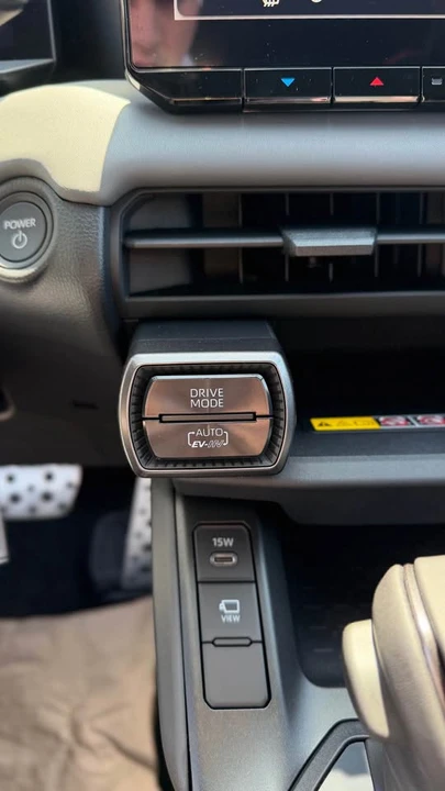 2026 Toyota RAV4 5th Gen - Image 16 of 19