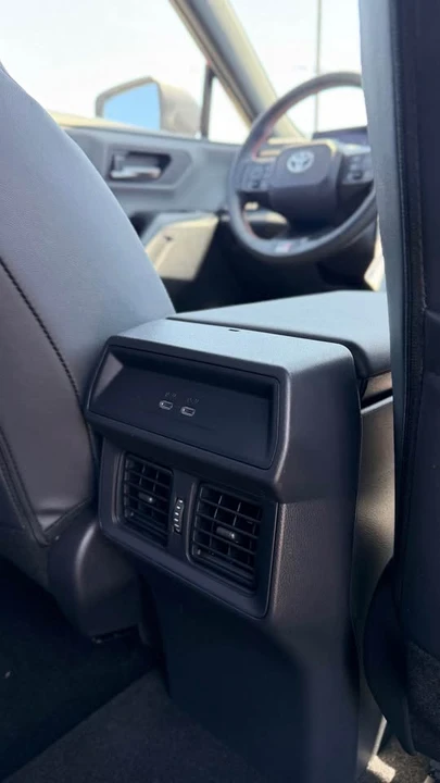 2026 Toyota RAV4 5th Gen - Image 10 of 19