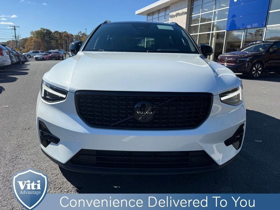 2026 Volvo XC40 - Image 3 of 16