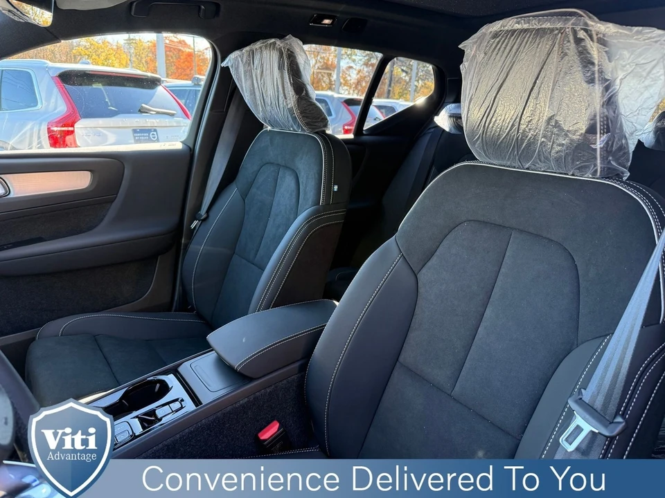 2026 Volvo XC40 - Image 13 of 16