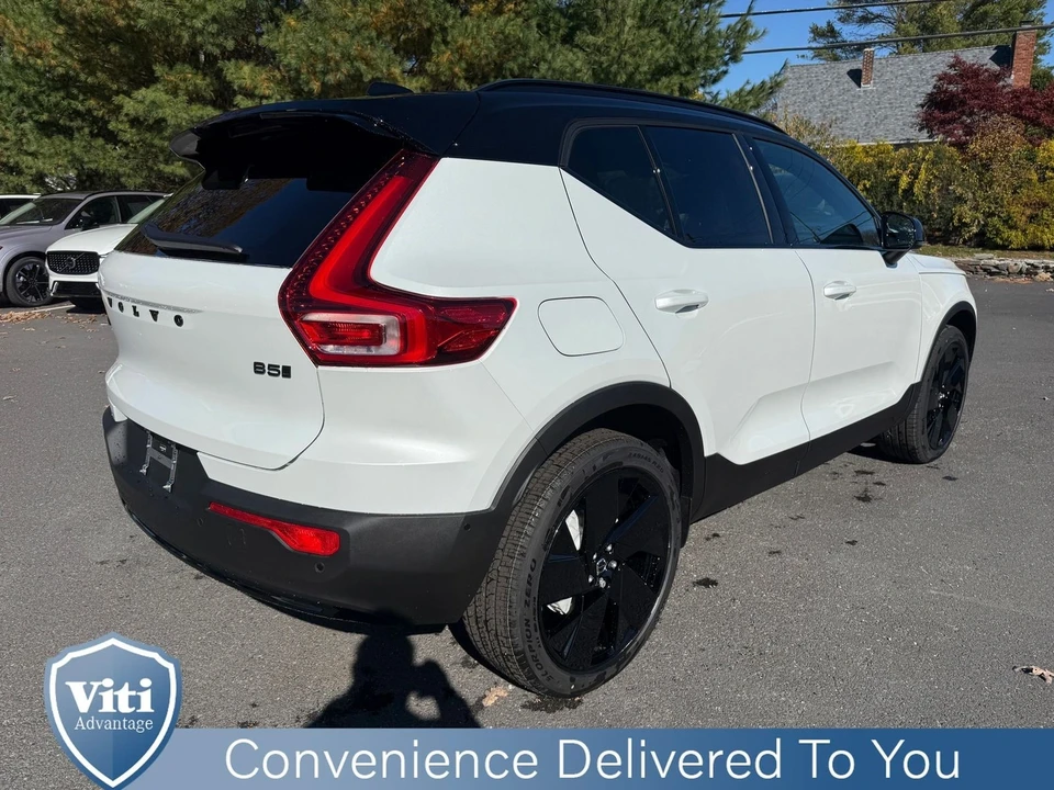 2026 Volvo XC40 - Image 8 of 16
