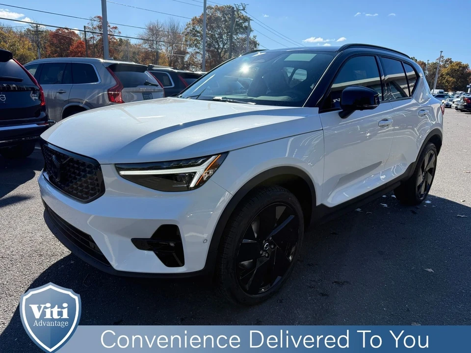 2026 Volvo XC40 - Image 4 of 16