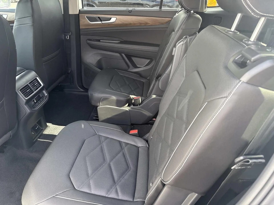 2026 Volkswagen Atlas - Image 7 of 13