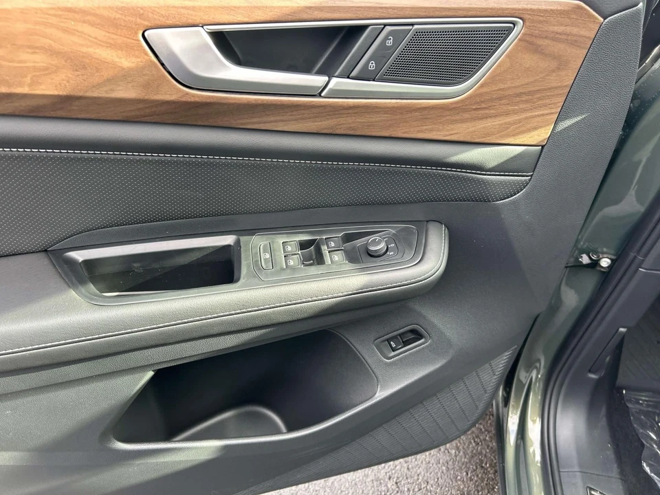 2026 Volkswagen Atlas - Image 13 of 21