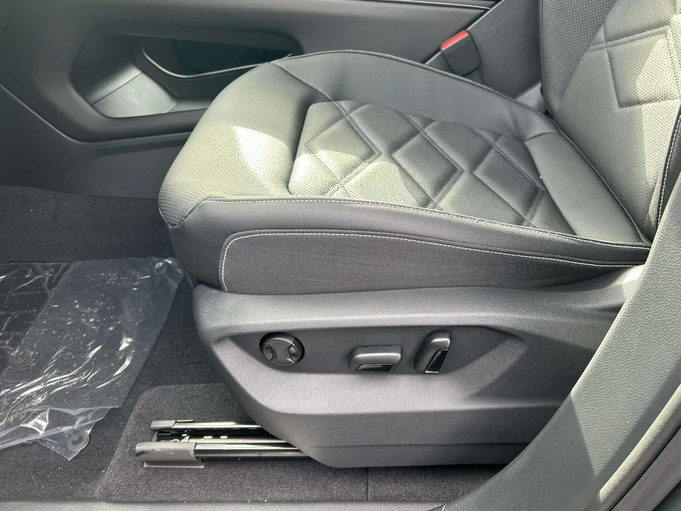 2026 Volkswagen Atlas - Image 15 of 21