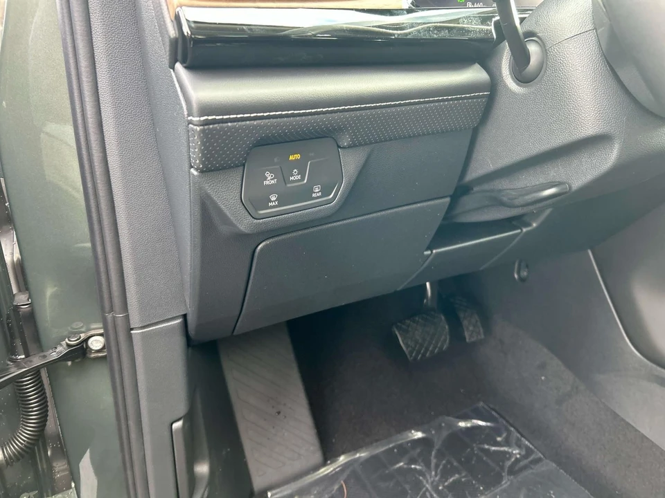 2026 Volkswagen Atlas - Image 14 of 21