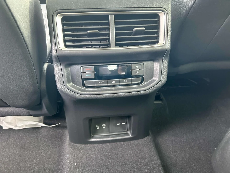 2026 Volkswagen Atlas - Image 9 of 21