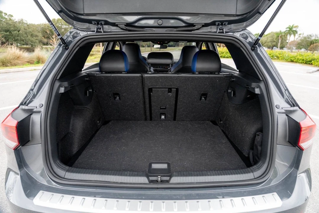 2026 Volkswagen Golf R Mk8 - Image 23 of 31