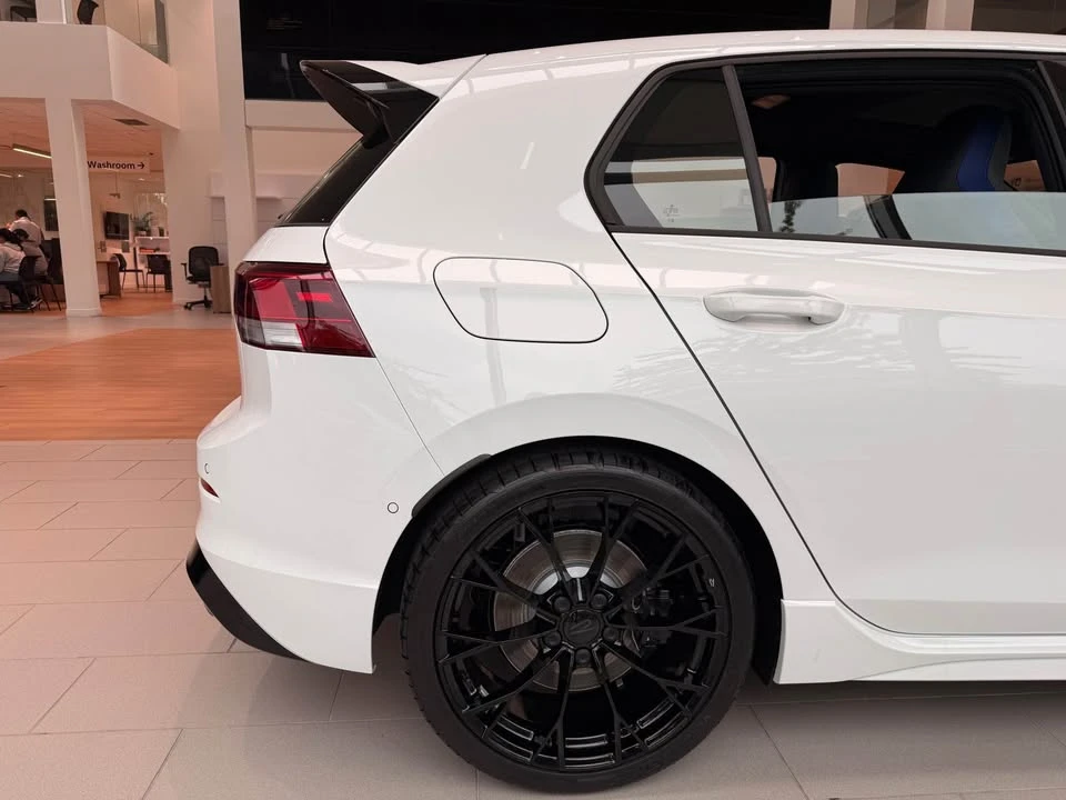 2026 Volkswagen Golf R Mk8 - Image 6 of 10