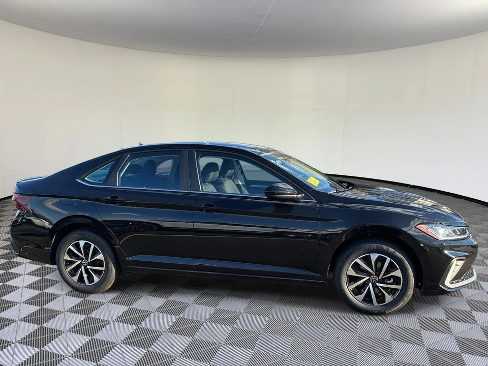 2026 Volkswagen A7 Jetta - Image 2 of 13