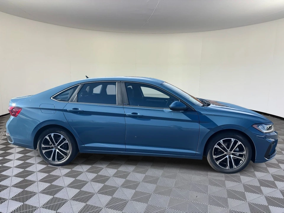 2026 Volkswagen A7 Jetta - Image 2 of 13