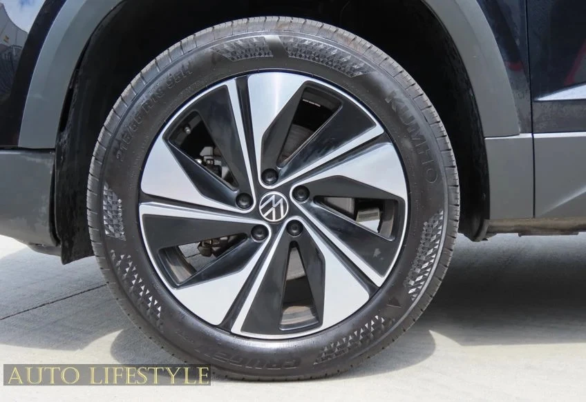 2026 Volkswagen Taos - Image 20 of 31