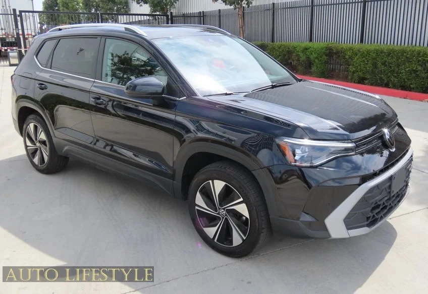 2026 Volkswagen Taos - Image 2 of 31
