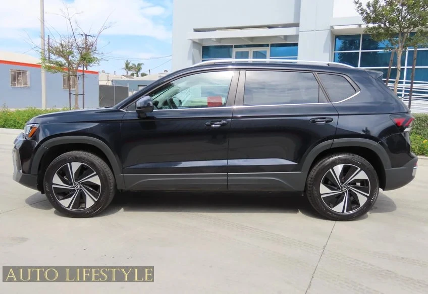 2026 Volkswagen Taos - Image 10 of 31
