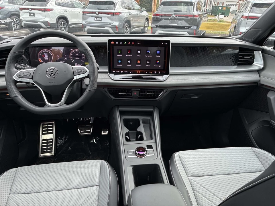 2026 Volkswagen Tiguan - Image 9 of 19