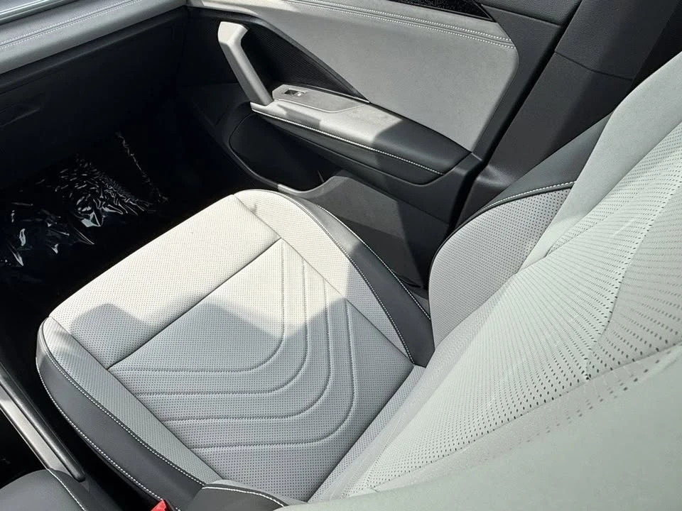 2026 Volkswagen Tiguan - Image 14 of 20