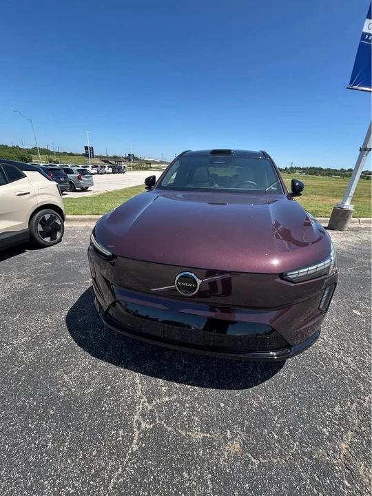 2026 Volvo XC90 - Image 2 of 11