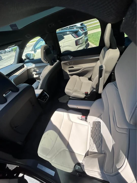 2026 Volvo XC90 - Image 10 of 11